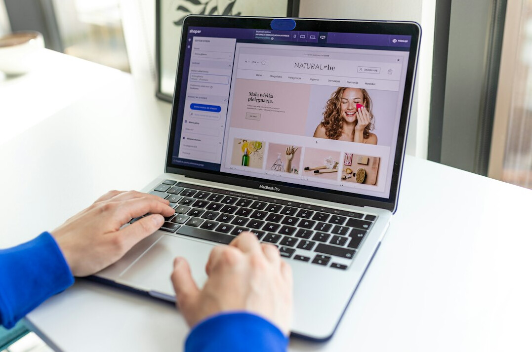 person searching online